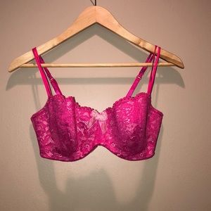 NWOT wacoal B tempted bra 36DD